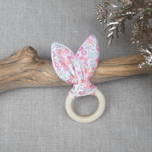 Charger l'image dans la galerie, Anneau de dentition Liberty Wiltshire rose bonbon