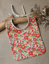 Charger l'image dans la galerie, Bavoir Liberty Betsy grenadine