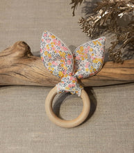 Charger l'image dans la galerie, Anneau de dentition Liberty Wiltshire bud