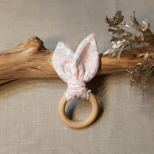 Charger l'image dans la galerie, Anneau de dentition Liberty Betsy rose buvard