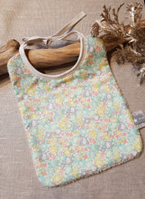 Charger l'image dans la galerie, Bavoir Liberty Michelle vert rose